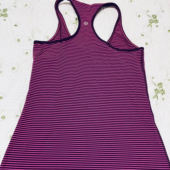 Lululemon Cool Racerback Size 6. - Picture 2 of 3